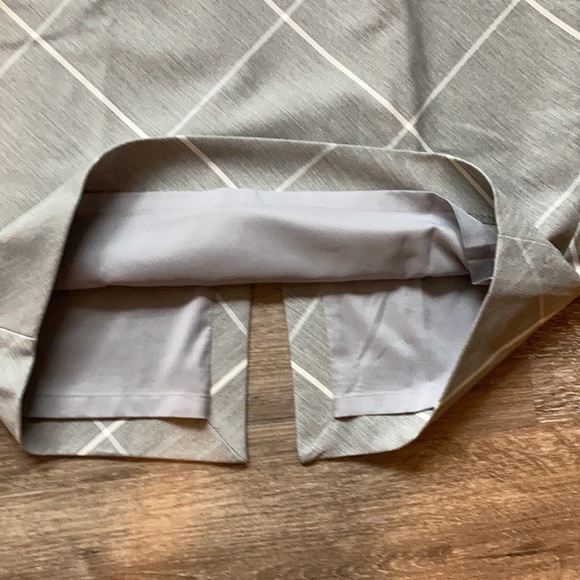 Light Gray Express Skirt with Linear Print - Picture 4 of 8